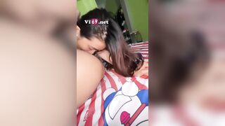 Làm tình mà em cứ tủm tỉm cười suốt