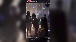 Bay lắc mà còn Live ntn thì t cx khép đít lạy, Đã thế còn bơm 15m địt nhân viên trần