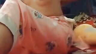 Em gái mới lớn ở nhà một mình nứng lồn quá thủ dâm cho bớt ngứa lồn 20