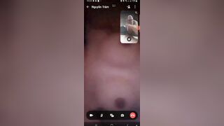 em học sinh cấp 2 call video show vú với bạn thân