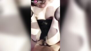 Ngọc Hân rủ bạn thân chơi some cùng