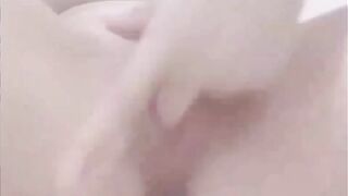 Vũ Hồng Hạnh 2ka10 mới lớn thích thủ dâm