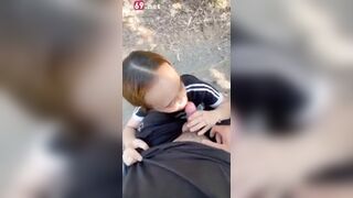 Đôi bạn ra sạ trường bú cu mà cứ dòm sợ người lạ phát hiện