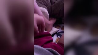 Nữa đêm nứng lồn móc lồn chảy nước nhèm nhẹp
