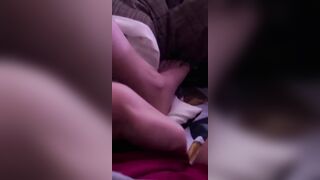 Nữa đêm nứng lồn móc lồn chảy nước nhèm nhẹp