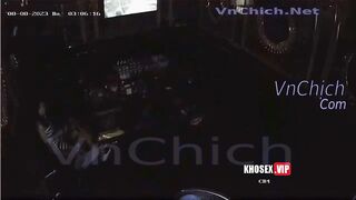 Hack camera, Bố già chịch nhân viên Karaoke xong bắt thg ctrai vét máng