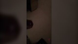 Mới sáng sớm con vợ dâm của anh đã gọi dậy bằng cách này rồi .