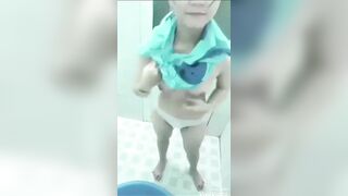 Con đĩ này ở bình dương nhé vào công ty là đi gạ trai địt chứ làm ăn gì đâu
