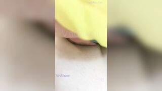 Em idol QQLive HL Yuna9x livestream sex show lồn bắn nước ở quán caffe xong đi gạ chị