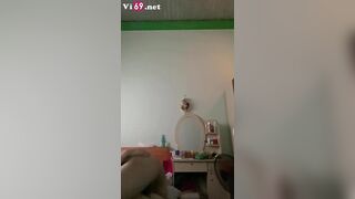 vợ dâm Tây Ninh ra giữa sân em kéo quần bú cu vừa làm vừa sợ hàng xóm thấy