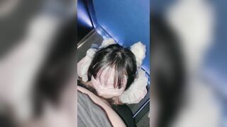 lén lút làm "chuyện đó" ở lối đi trong phòng rạp chiếu phim!