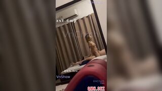 Thần dâm kính cận lại còn ăn mặc gợi cảm xuất 3 lần r mà e vẫn muốn địt tiếp