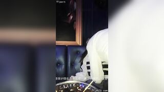 Cuối tuần karaoke thôi (st)