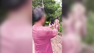 Myhanh2000 cởi đồ phô dâm nhờ chú nông dân chụp ảnh 3