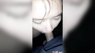 bảo vào cafe trú mưa ai ngờ cafe chòi e gái bị ép bú cu địt nhau khi hết mưa
