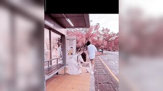 Đg đợi xe bus e học sinh bị rút sex toy sữa chảy tung toé