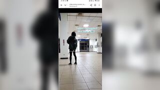 E gái lén đái ra chai r uống luôn nước tiểu trong bệnh viện