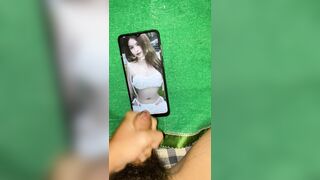 Bắn tinh lên ảnh em họ 2k