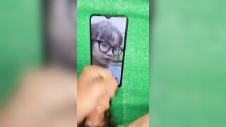 Bắn tinh trùng lên ảnh em gái Đại học Luật