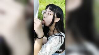 Bắt e gái bú cu public ngoài đường r bắn thẳng vào ngập mồm e