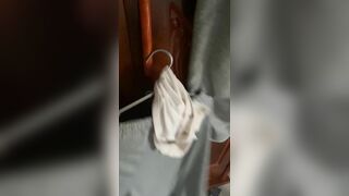 Sục  quần nhỏ em họ