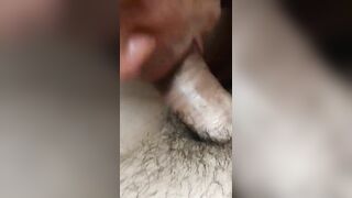 Khổ thân e gái🤣🤣 lần đầu bú cu mà bú pk con cu khắm nôn hết ra