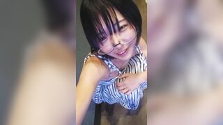 E gái mặt dâm chạy ra giữa trọ thủ dâm gạ chịch người lạ