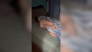 Quay lén mẹ đi ngủ dáng siêu đẹp