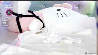em gái thủ dâm phụt dâm thủy đậm đặc như keo 502