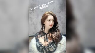 chị dâu hồi xuân được chịch tại hành lang nhà chị dâu