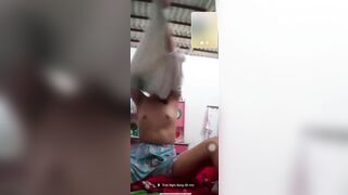 Em nhỏ call sex vs trai