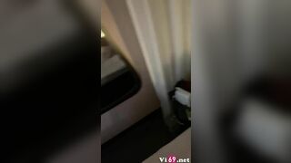 Bé sinh viên vú to da trắng làm đủ trò quay phim với em trước gương trong khách sạn