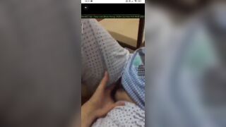 Lén móc lồn con bạn thân trong quán trà sữa bị chủ quán phát hiện
