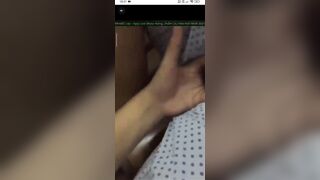 Lén móc lồn con bạn thân trong quán trà sữa bị chủ quán phát hiện