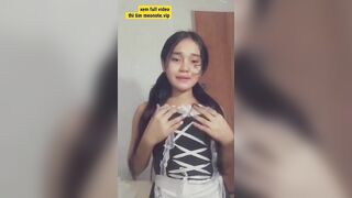 Em gái mới học phổ thông mà dâm vãi