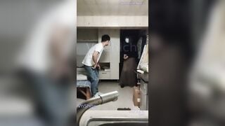 lộ clip Hồng tỉ và thanh niên Việt nam đến bú cu và cái kết