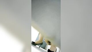 Clip Sex  Quay Lén Gái Đẹp Đi Đái Trong Toilet Công Ty