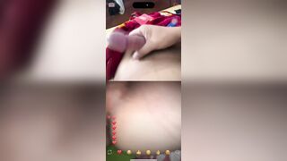 Khoe bướm để chai lạ bắn tinh vào lồn