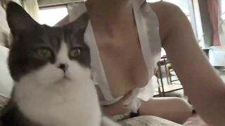 Hôm nay cậu chủ thích ăn món gì? Để em nấu cho cậu chủ ăn!!!