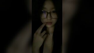 nhỏ đang hồi tưởng lại lúc chơi threesome với bạn trai của chị gái!!!!!