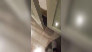 Anh trai địt nhau với bạn gái thằng em ở ngoài thủ dâm quay video