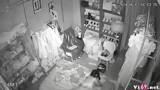 Hack camera, Chị chủ tiệm quần áo ế hàng thủ dâm kiếm tiền luôn