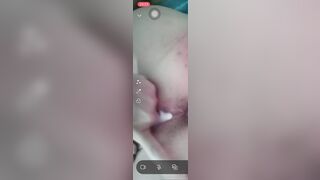 bé ny thủ dâm ra đầy nước lồn