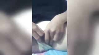 Em gái thiếu thốn