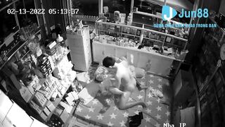 Vkl, Thg trộm địt luôn chị chủ nhà ở tiệm thuốc bị a chồng phát hiện