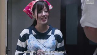 Chồng nhu nhược chỉ biết nhìn ông hàng xóm giã nát bím con vợ của mình