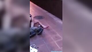 2 e học sinh phê thuốc địt nhau giữa vỉa hè bị công an tóm