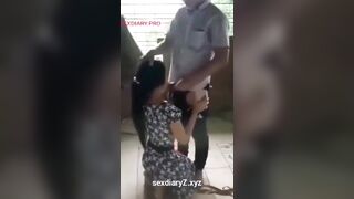 Súc vật dẫn con gái nhà người ta trốn học vào nhà hoang hiếp dâm bị phát hiện