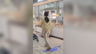 Cô giáo trung học mà gã đàn ông béo trưởng thành mơ ước cuối cùng cũng ngã xuống