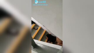 Quay lén phát hiện đôi sinh viên địt nhau ở cầu thang trọ cực kích thích